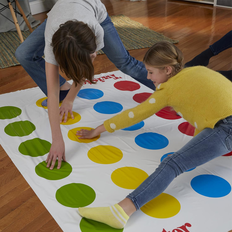 Hasbro Classic Twist Party Jue - Party Games Indoor For 6 12 Year Olds reseña y precio